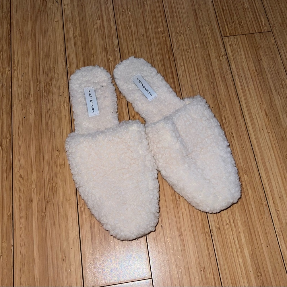 Sherpa slippers/slides